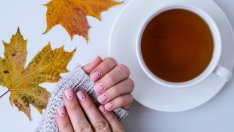 Нов маникюр - цветовете на септември за уютно посрещане на есента