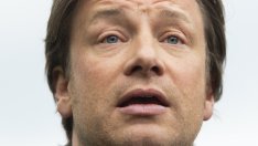 Джейми Оливър и съпругата му с планове за дете номер 6 