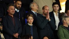 Тежка вечер за кралското семейство - принцовете Джордж и Уилям със загуба във Франция