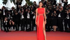 Смело, Ирина Шейк, доста смело!