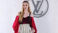 Софи Търнър с гаджето си в Италия