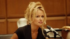 Емблематична прическа на Памела Андерсън от 90-те е хит сред младите