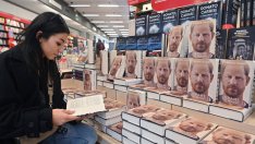 Колко спечели принц Хари от мемоарите си?