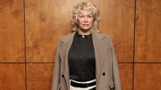 Памела Андерсън се завърна в Ню Йорк с вдъхновена от 80-те прическа 