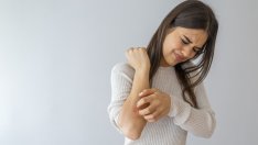 Защо имате упорити сърбежи по тялото?