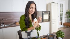 Витамини срещу косопад – какво да пиете?