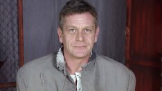 Ретро кадър: Мила Йовович в прегръдката на Юлиян Вергов