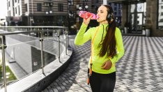 Трите ключови електролитни напитки за енергия