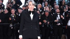 Без сутиен или с мъжки костюм – и двете визии на Анди Макдауъл в Кан спираха дъха