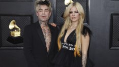 Код розово: Аврил Лавин и нейното годежно парти 