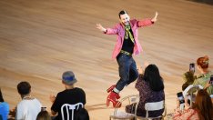 Понеделнишки, безделнишки: Фиби с перли носи най-добре... Марк Джейкъбс!