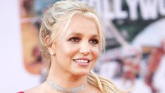 Бритни лъсна гола на почивка с годеника си 