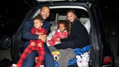 Криси Тейгън: Навсякъде пътувам с праха на мъртвия си син Джак