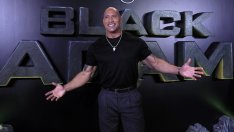 Сърце, голямо колкото мускулите му: Скалата купи цяла къща на боец от UFC