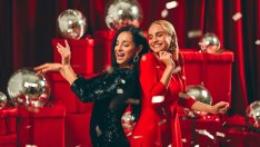 Капсулен гардероб за празниците – само с три артикула