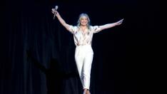 В очакване на бебето: Хилари Дъф с нов цвят на косата