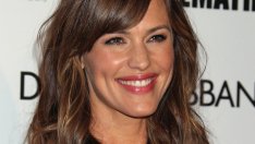 Дни преди училище – Дженифър Гарнър ваксинира две от децата си