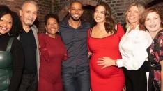 Ашли Греъм с бебешко парти 