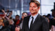 Заподозряха, че Брадли Купър излиза с по-възрастна актриса