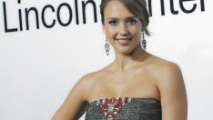 Домашен фитнес: Тренировката на Джесика Алба