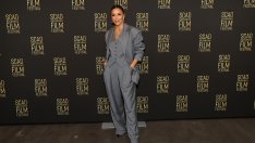 Панталоните с широки крачоли са истински хит в момента