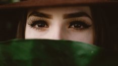 Мигли: 5 средства, с които да ги удължите 