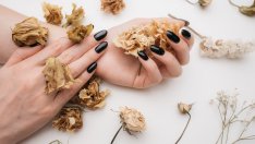 Нов маникюр – готически стил за Свети Валентин