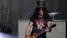 Слаш от Guns n' Roses обяви, че 25-годишната му дъщеря е починала