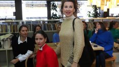 Илиана Раева заведе внучките на мач на „Левски“