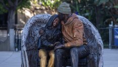 Завинаги момичето на татко – откриха статуя на покойните Коби и Джиана Брайънт