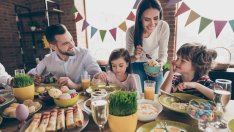 Преяждане по празниците – как да се почувствате по-добре