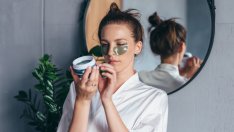 Коктейл от козметични съставки – тенденцията, която да пробвате тази пролет