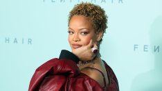 Риана се съблече по бельо за новата кампания на Fenty