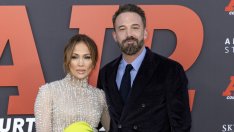 Бен Афлек смята, че не може да „си тръгне“ от Дженифър Лопес