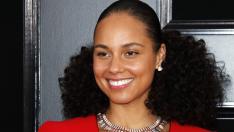 Дълбоко почистване, ароматерапия, масаж – тайната на Алиша Кийс за блестяща кожа 