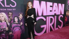 Линдзи Лоън демонстрира впечатляваща фигура пет месеца след раждането на сина си