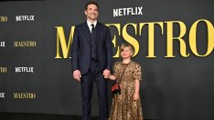 Не е интересно да си звезда – дъщерята на Брадли Купър предпочете да си оцветява