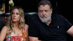 Ръсел Кроу предизвика слуховете, че готви италианска сватба с годеницата си Бритни Териот