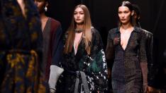 Медени нюанси в косите – сестрите Хадид се боядисаха по тенденцията 