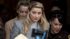 Амбър Хърд в преговори – иска да пише книга за живота си