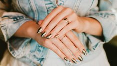 Пролетен маникюр – заложете на огледалния ефект