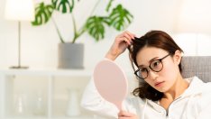 Акне по скалпа – какво го причинява и как да го лекувате?