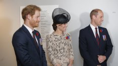 Принц Уилям се завърна към кралските си задължения