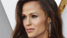 Дженифър Гарнър съветва феновете за филърите в лицето 