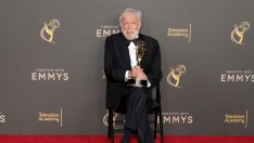 Дик Ван Дайк отпразнува ранния си 100-ен юбилей с 2-часово пеене