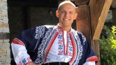 Народни танци от сутрин до вечер: Професията като призвание