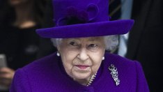 Застрашено ли е здравето на Елизабет II след като COVID достигна пак до двореца?