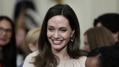 Как Анджелина Джоли смени стила си след раздялата с Брад Пит?