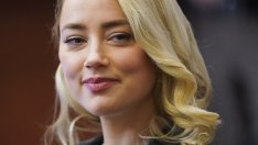 Амбър Хърд на почивка с дъщеря си в Испания 