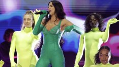 Дуа Липа показа близост с известен дизайнер 